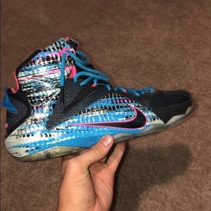 Nike Lebron Chromosomes